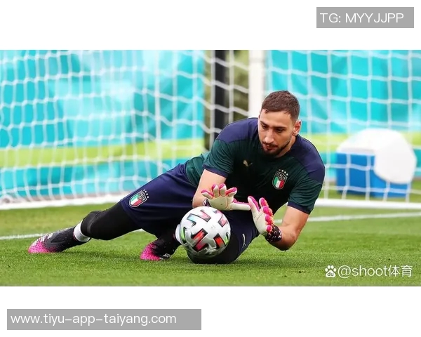 多纳鲁马勇猛出击铲断对手单刀展现门将风采